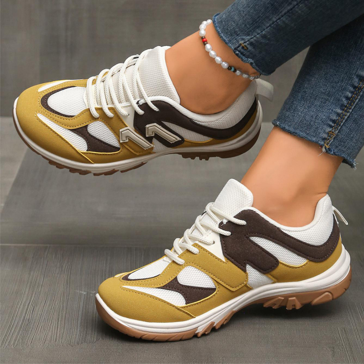 Women'S Yellow Fashion Sneakers - Modne szare żółte buty trekkingowe damskie