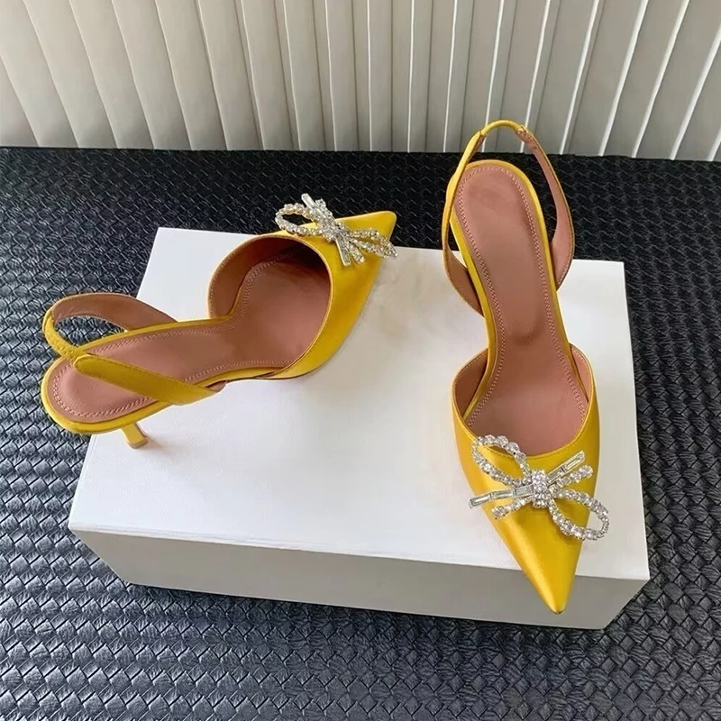 Kryształowe sandały na cienkim – Slip Dress Satin recenzja i cena